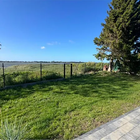 3 Bedroom Pet Friendly In Podamirowo *